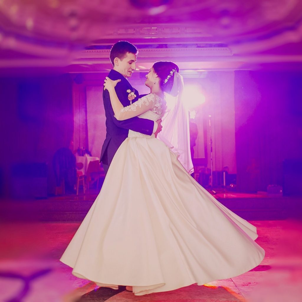 106004907_178627803683353_937341220899745856_o-1024x1024-1-1024x1024 Pierwszy Taniec Weselny