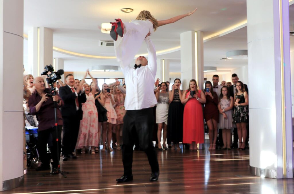 116398902_190286699184130_7138235236151049816_n-1024x675 Pierwszy Taniec Weselny