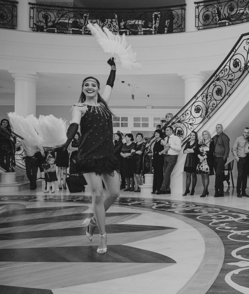 291-scaled-e1732987510300-869x1024 Jakie są rodzaje tańca na pokazach?