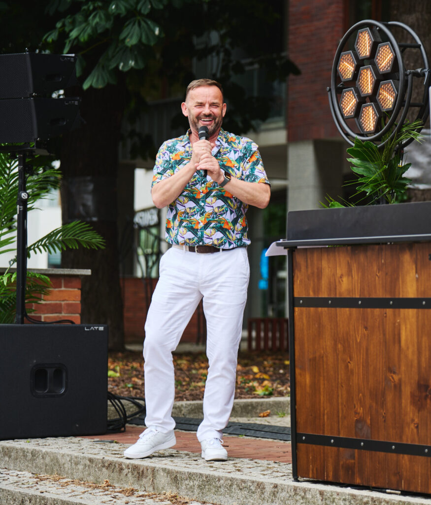 DSC_4542-scaled-e1756897378746-875x1024 KONFERANSJER